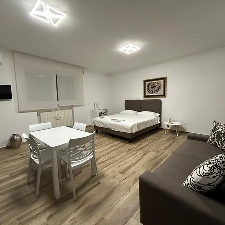 Grelios Stanze Preziose בית הארחה גוארדיאגרלה