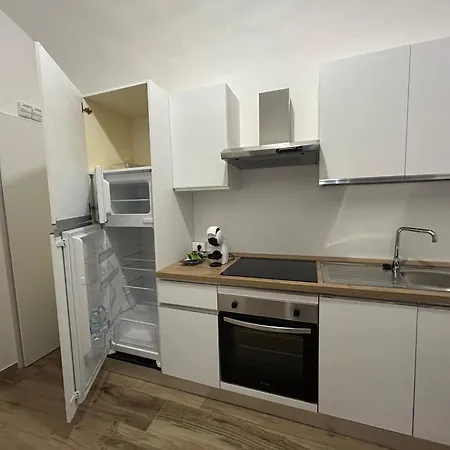 Grelios Stanze Preziose 3* גוארדיאגרלה