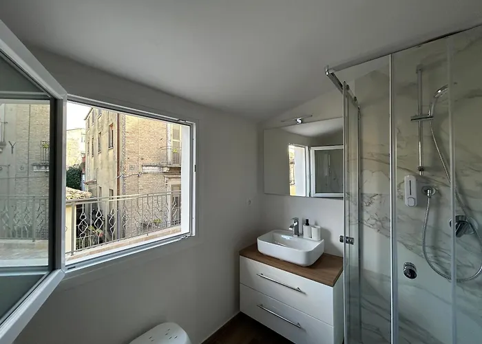 Grelios Stanze Preziose בית הארחה